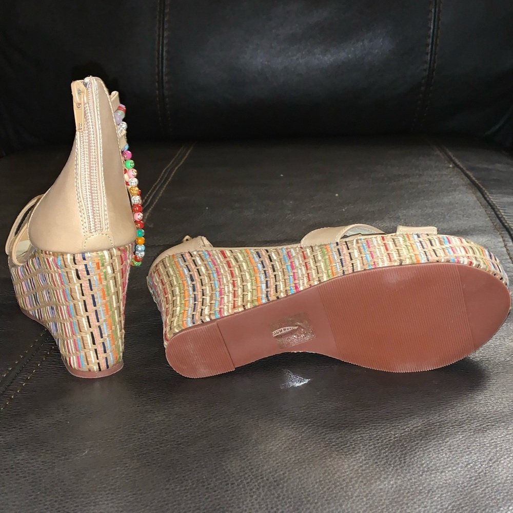 Women’s Colorful Woven Wedge Sandals - Picture 5 of 7